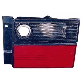 Задний фонарь внутренний левый красно - тонированный Volkswagen Vento