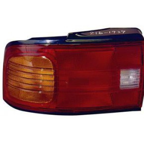 Задний фонарь внешний левый (4 дв) Mazda 323 BG