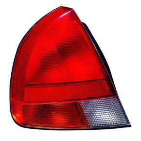 Задний фонарь внешний левый Mitsubishi Carisma