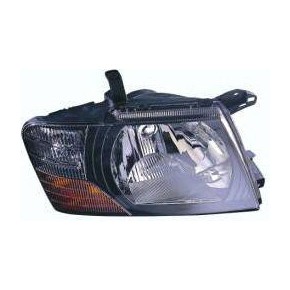 Правая фара Mitsubishi Pajero - 3 поколение