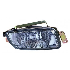 Противотуманная фара правая Mitsubishi Pajero - 3 поколение