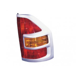 Задний фонарь внешний правый молдинг белый Mitsubishi Pajero - 3 поколение
