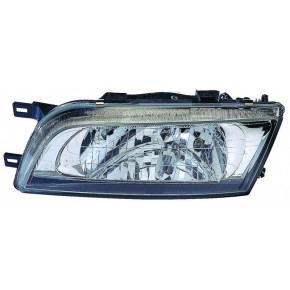 Левая фара под корректор Nissan Almera N15