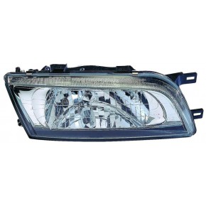 Правая фара под корректор Nissan Almera N15