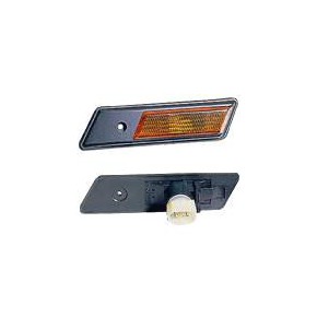 Повторитель поворота в крыло правый желтый BMW E36