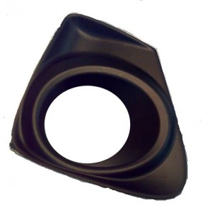 Решетка переднего бампера правая с отв под противотуманки Toyota Corolla E150 седан