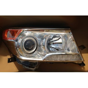 Правая фара (оригинал) Toyota Land Cruiser 200