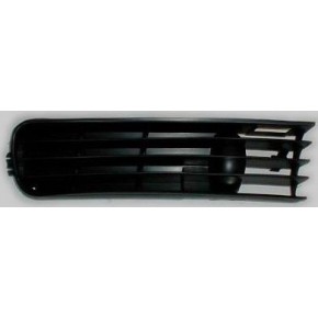 Решетка переднего бампера правая без отверстий под противотуманки Audi 100 C4