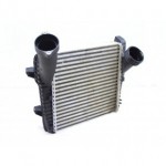 Радиатор охлаждения (интеркулер) Audi Q7