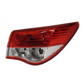 Фонарь задний внешний правый (оригинал) Nissan Almera G15