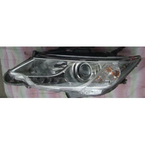 Фара левая линзованная (ксенон) с регулирующим мотором с led (светодиоды) Toyota Camry V50