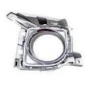 Решётка в передний бампер правая с отверстием под птф Toyota Land Cruiser 200