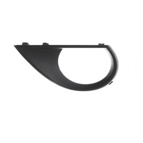 Заглушка в передний бампер левая с отверстием под птф Audi Q7