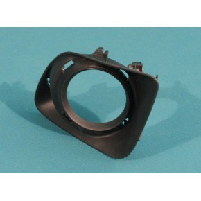 Заглушка в передний бампер правая с отверстием под птф (fpi) Mitsubishi ASX