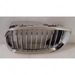 Решётка радиатора левая хром BMW E46 седан / универсал