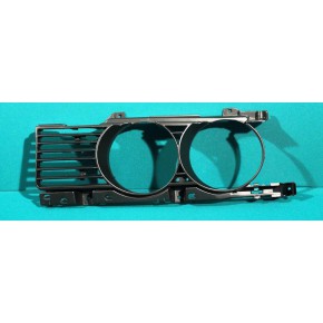 Рамка фары левая BMW E34