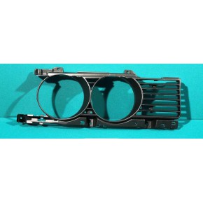 Рамка фары правая BMW E34