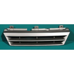 Решётка радиатора серебристо-серая Opel Omega A