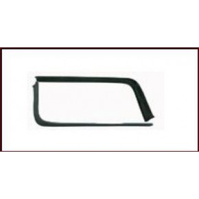 Молдинг переднего бампера левый Audi 100 C3