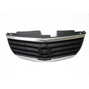 Решетка радиатора с хромом Nissan Almera Classic B10