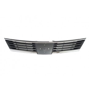 Решетка радиатора Nissan Tiida