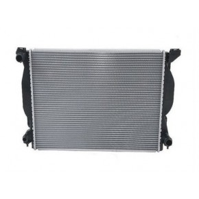 Радиатор охлаждения двигателя 630x445 3,0i 30v aкпп +/- a/c Audi A4 B6
