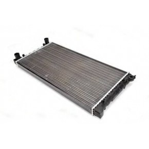 Радиатор охлаждения двигателя 630x322 1,6td/1,8i/1,8 16v/1,9d/2,0i 16v Volkswagen Passat B3