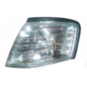 Указатель поворота левый белый Nissan Primera P11