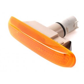 Повторитель поворота в крыло правый желтый BMW E46 седан / универсал