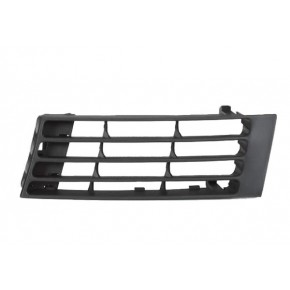 Решетка в бампер правая Audi A4 B5