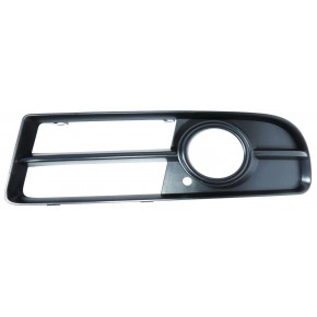 Решетка переднего бампера левая с отв под противотуманки Audi A4 B7