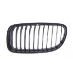 Решетка радиатора левая черная BMW E90 седан / E91 универсал
