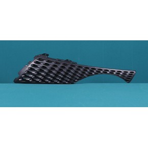 Решетка радиатора левая Nissan Juke