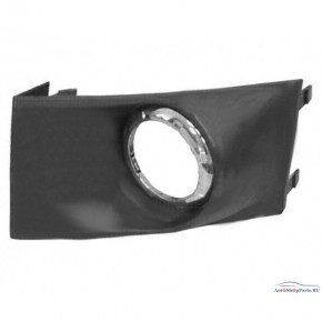 Решетка в передний бампер правая с отверстием под птф usa Ford Focus - 2 поколение