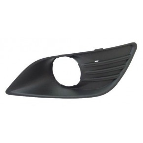 Решетка в передний бампер левая с отверстием под птф euro Ford Focus - 2 поколение