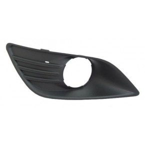 Решетка в передний бампер правая с отверстием под птф euro Ford Focus - 2 поколение