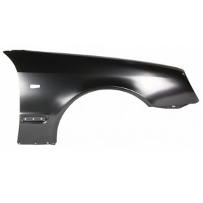 Крыло переднее правое с отверстием под повторитель Mercedes W208