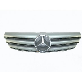 Решетка радиатора хром Mercedes W209 CLK