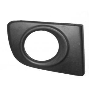 Решетка в передний бампер правая с отверстием под птф Nissan Micra