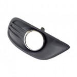 Решетка в передний бампер правая с отверстием под птф euro с хром молдингом Ford Focus - 2 поколение