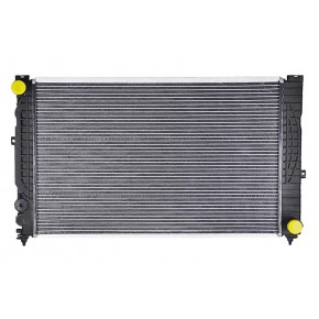 Радиатор охлаждения 2,4i/2,6/2,8 632x398x32 Audi A4 B5