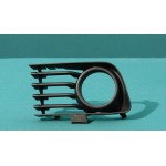 Решетка в передний бампер левая с отверстием под птф Toyota Prius