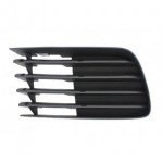 Решетка в передний бампер левая без отверстия под птф Toyota Prius