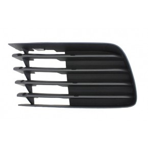 Решетка в передний бампер левая без отверстия под птф Toyota Prius