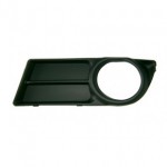 Решетка в передний бампер левая с отверстием под птф Toyota Corolla Verso