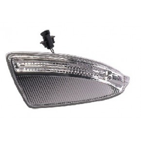 Поворотник в правое зеркало Mercedes W204