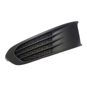 Решетка в передний бампер правая без отверстия под птф Volkswagen Polo седан / хетчбек