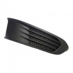 Решетка в передний бампер левая без отверстия под птф Volkswagen Polo седан / хетчбек