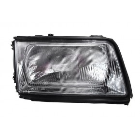 Фара правая Audi 100 C4