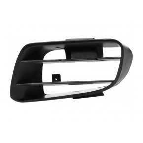 Решётка в передний бампер левая Audi B3